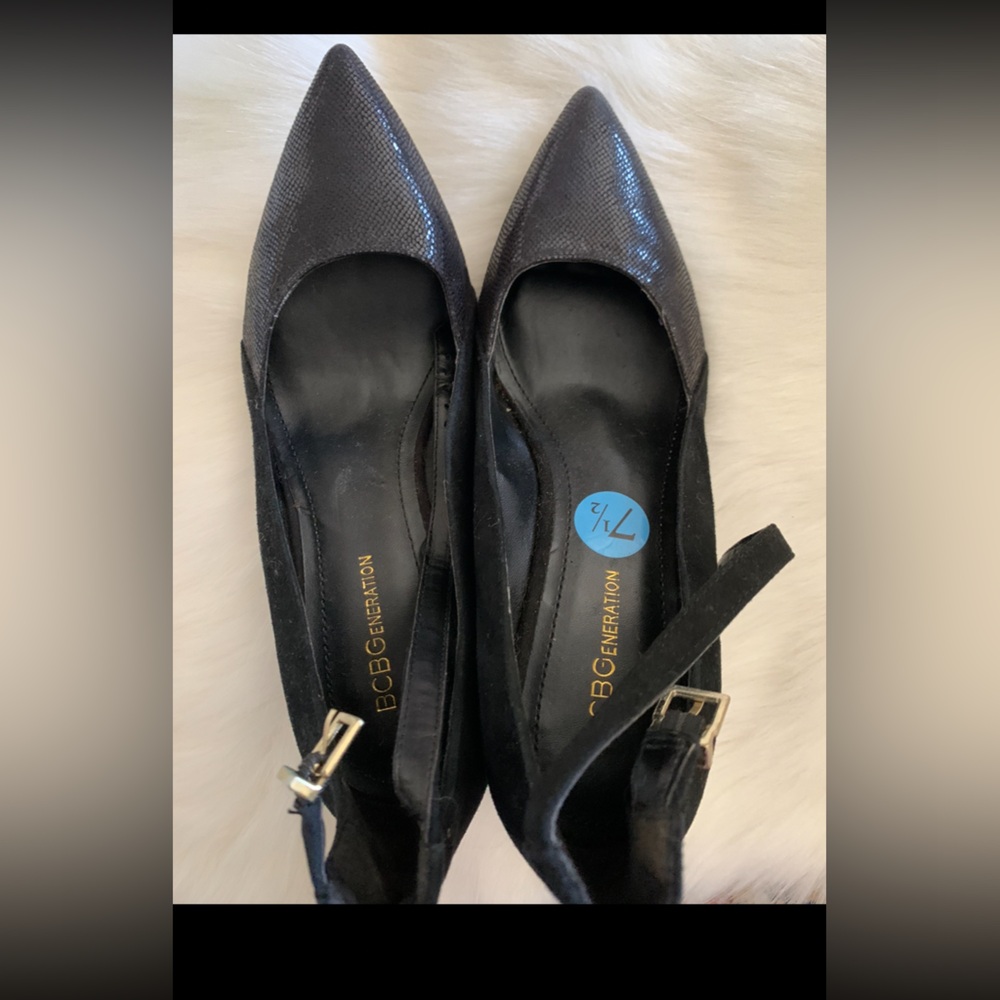 Bcbgeneration Women’s Black Pointed Toe Heeled Sh… - image 2